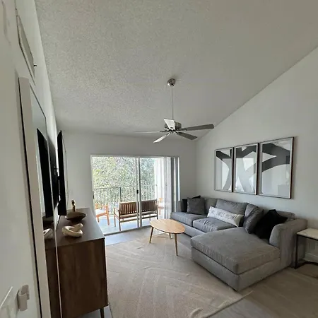 Lux 2-Br Pet-Friendly Retreat In Deerfield Beach